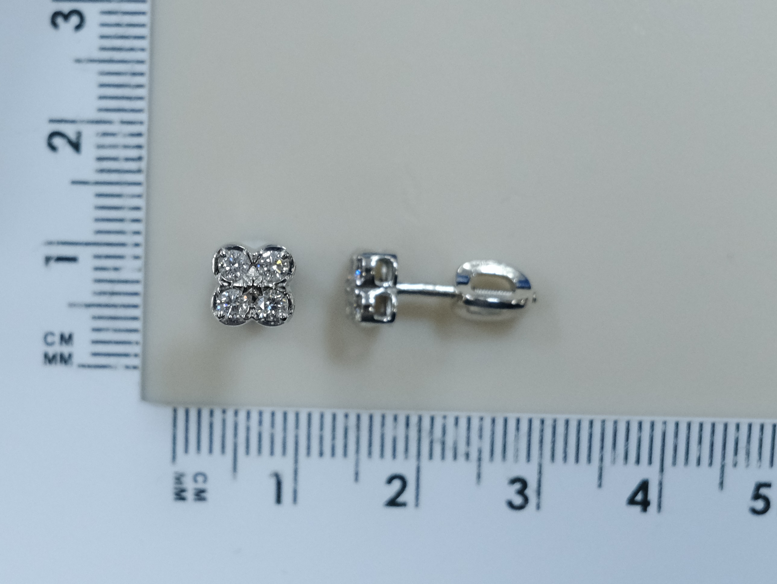 10511-001447 Серьги (Au 585)
